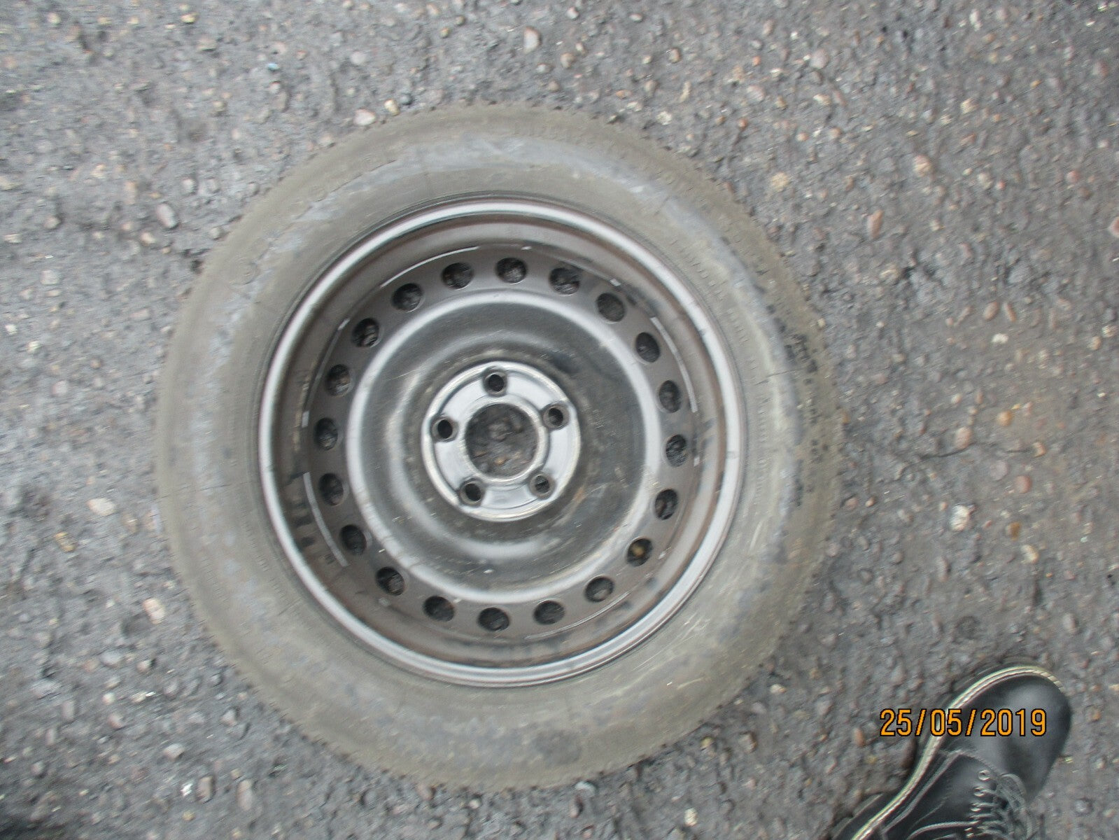 MERCEDES C CLASS CLK 5 STUD 16 INCH SPACE SAVER WHEEL CONTINENTAL 125/90 R16