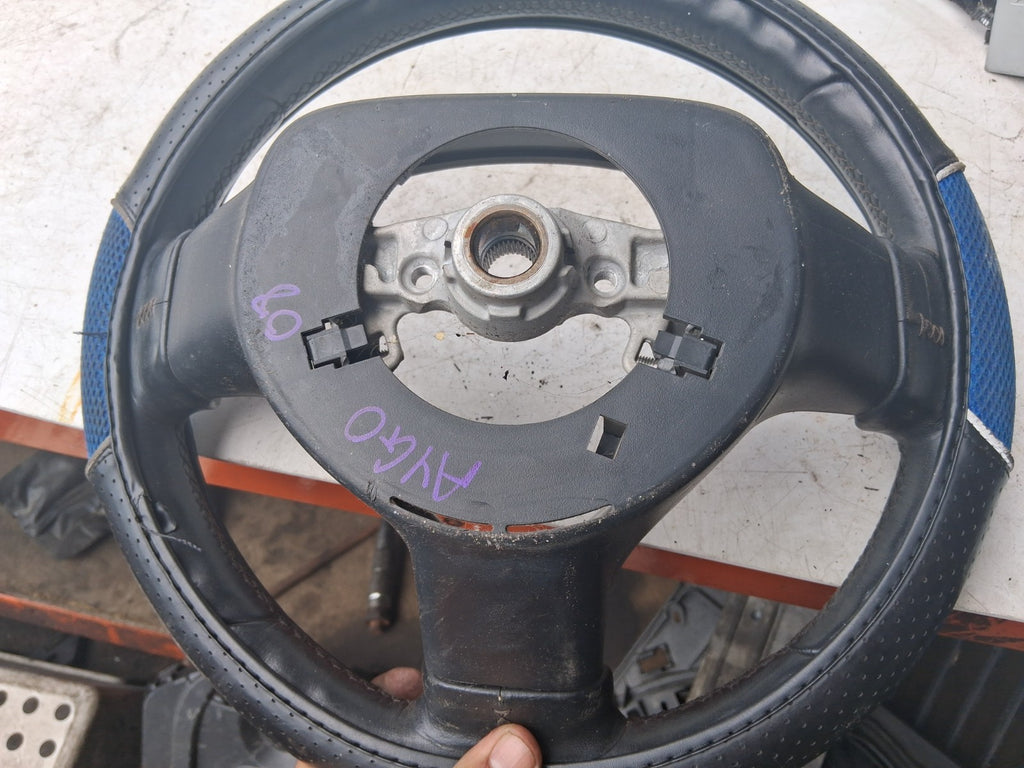 2008 TOYOTA AYGO MK1 3 SPOKE DRIVER FRONT STEERING WHEEL