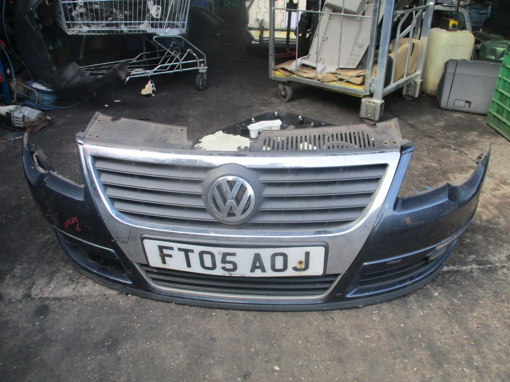 VW VOLKSWAGEN PASSAT B6 2005 COMPLETE FRONT BUMPER GRILL FOG LIGHT BLUE