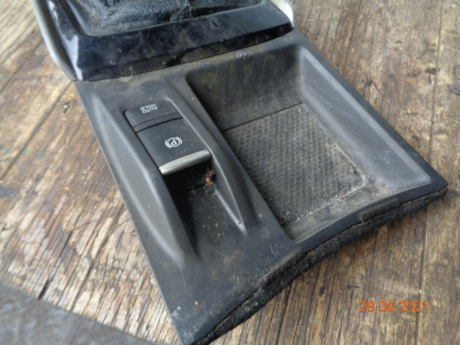 NISSAN X TRAIL MK3 2018 GEAR SHIFTER SELECTOR GAITER SURROUND TRIM 969XC6FM4A