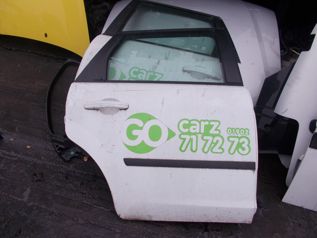 FORD FOCUS C307 (MK2) ESTATE 2005-2008 OSR DRIVER SIDE REAR DOOR WHITE