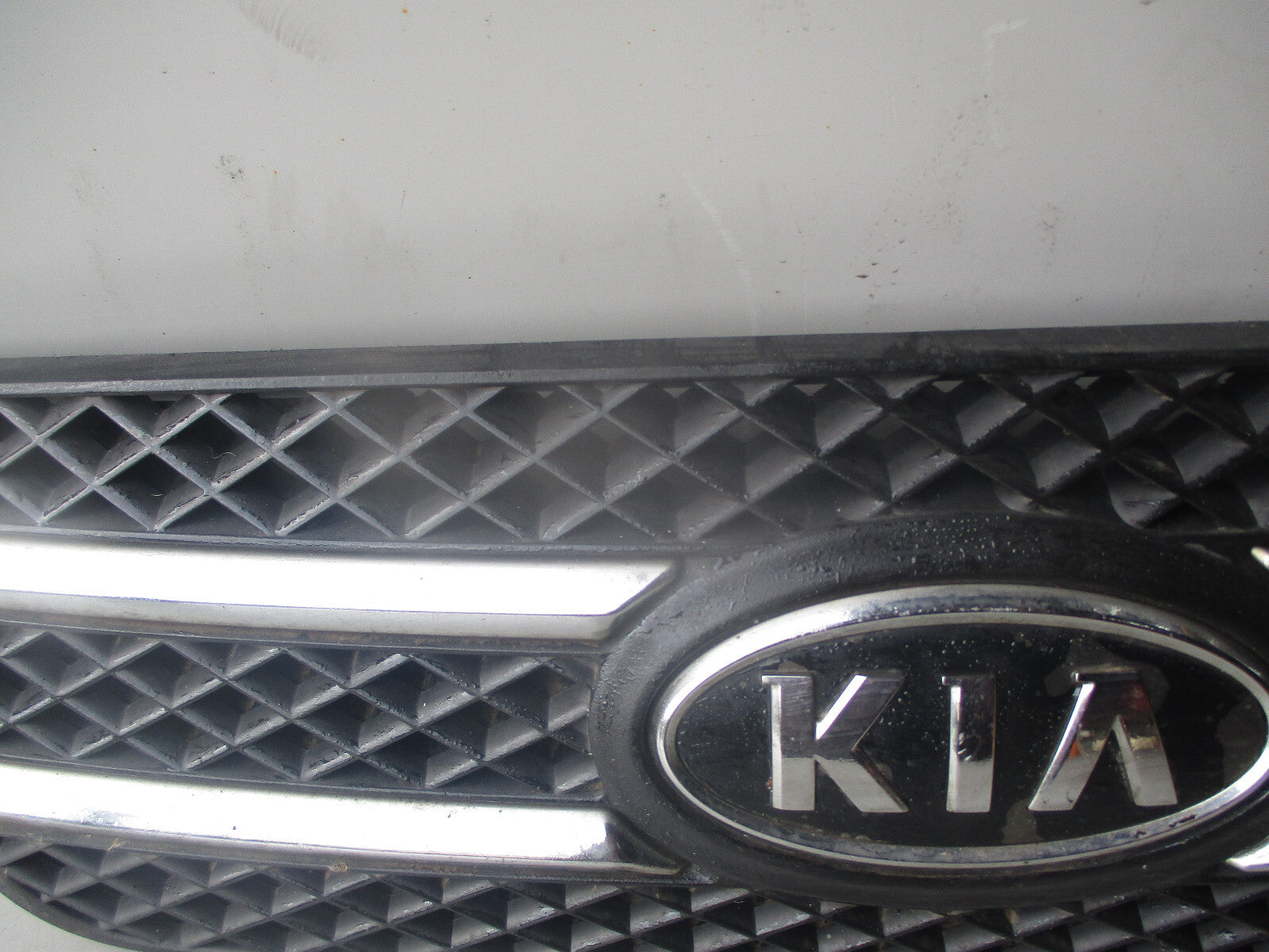 KIA CEED 2008 FRONT CENTRE BUMPER GRILL 863501H000