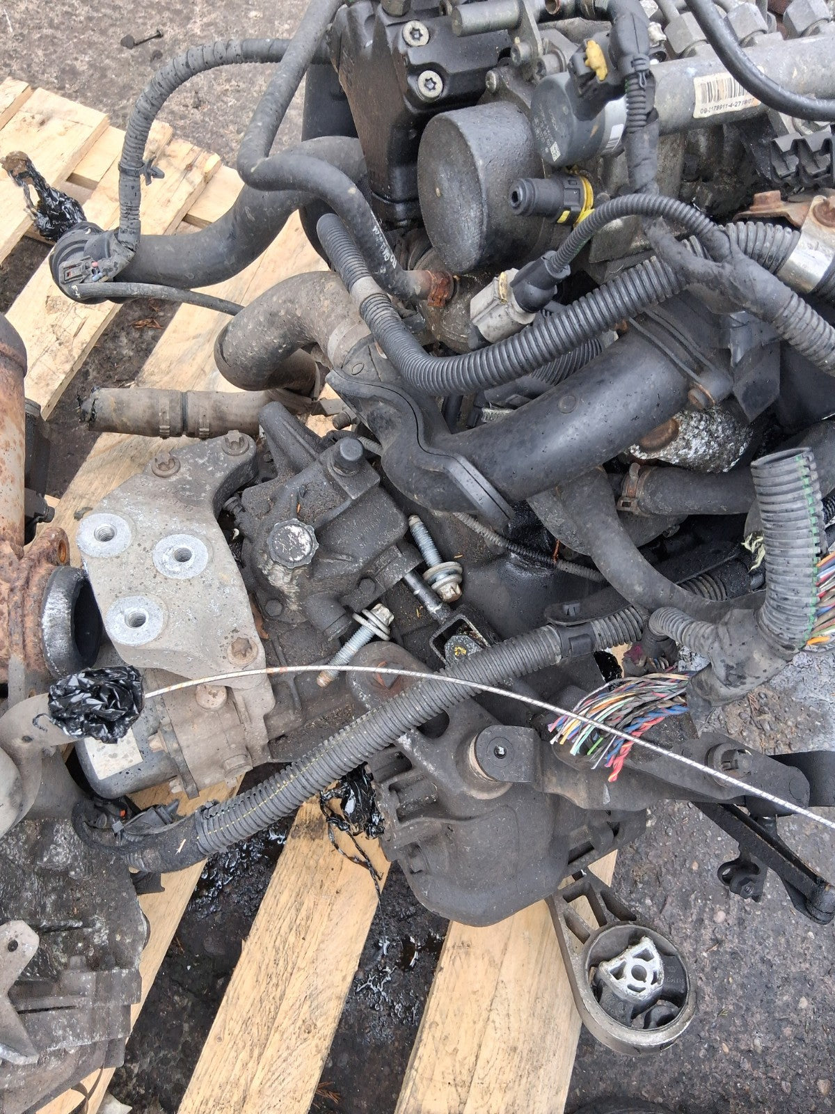 2012 PEUGEOT 207 MK1 1.4 PETROL COMPLETE ENGINE TU3A KFT