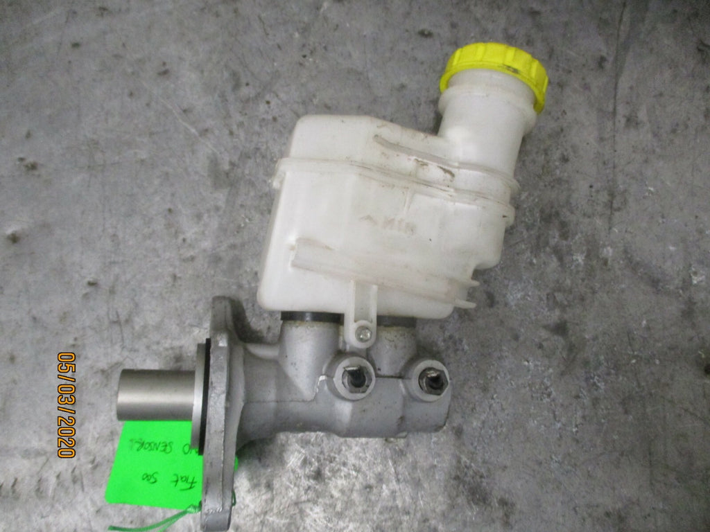 FIAT 500 312 2013 BRAKE SERVO MASTER CYLINDER FLUID RESERVOIR TANK 32069666