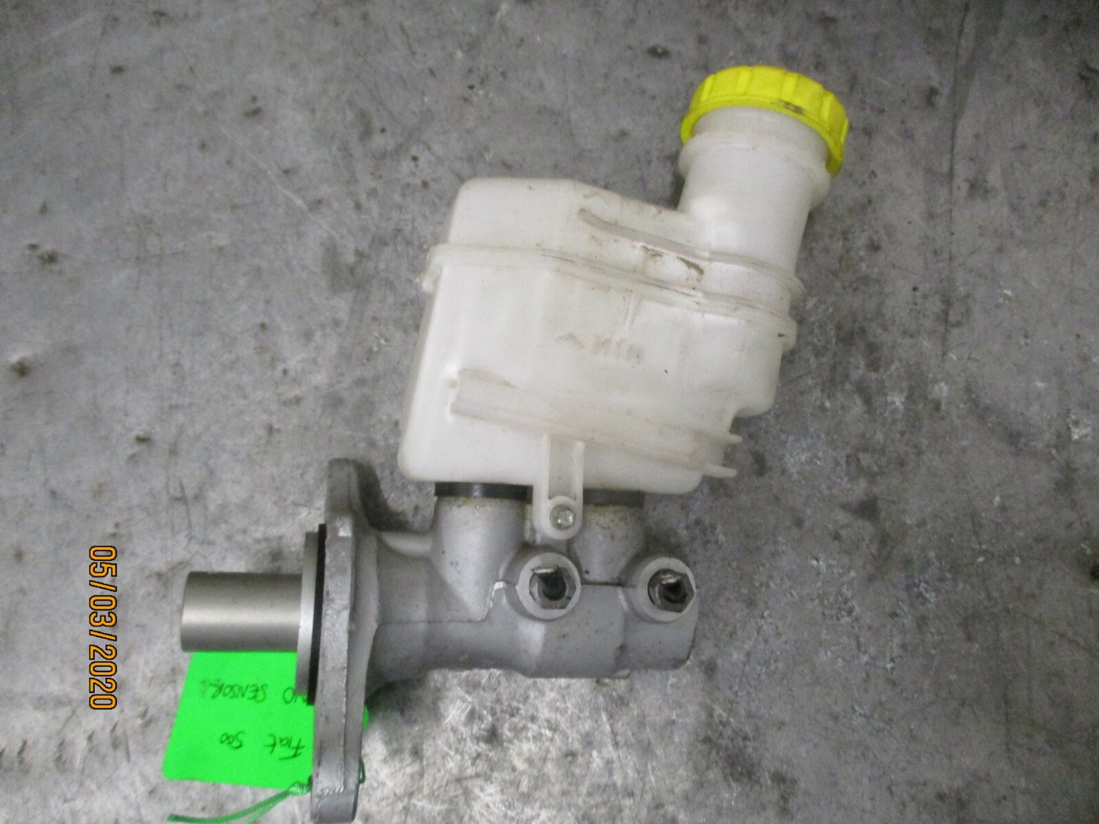 FIAT 500 312 2013 BRAKE SERVO MASTER CYLINDER FLUID RESERVOIR TANK 32069666