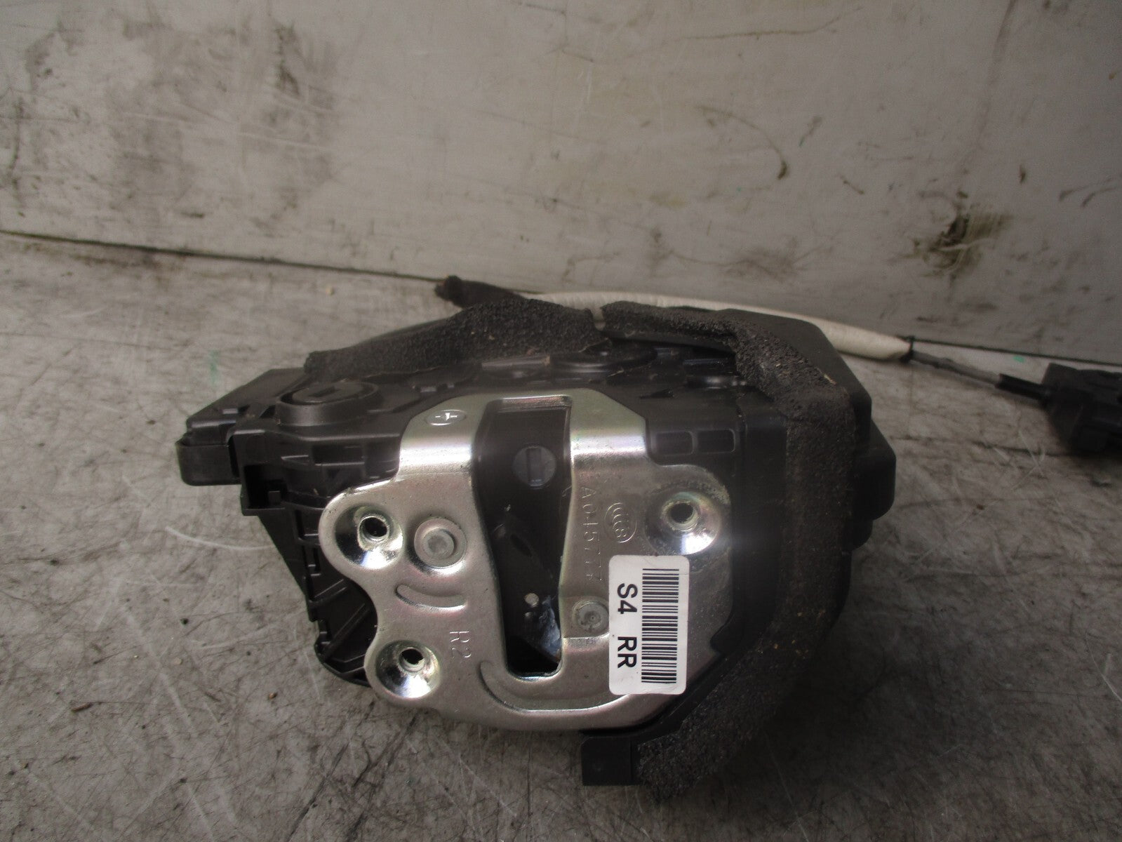 2018 KIA STONIC OSR DRIVER SIDE REAR RIGHT DOOR LOCK MECHANISM 81320H8020