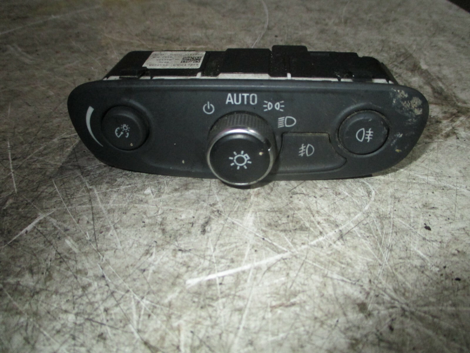 2018 VAUXHALL MOKKA X HEADLIGHT CONTROL SWITCH 84201595