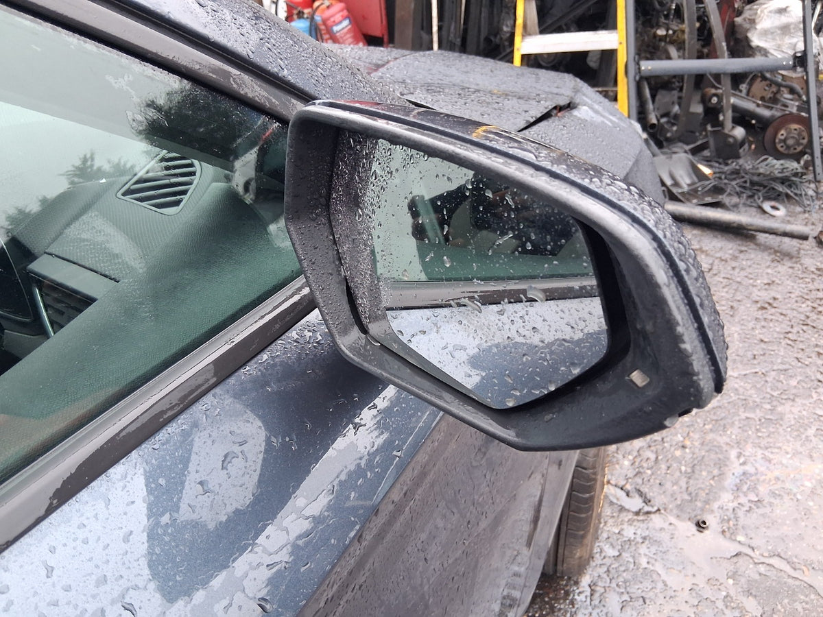 2022 SEAT LEON MK4 OSF DRIVER SIDE FRONT RIGHT ELECTRIC WING MIRROR GREY
