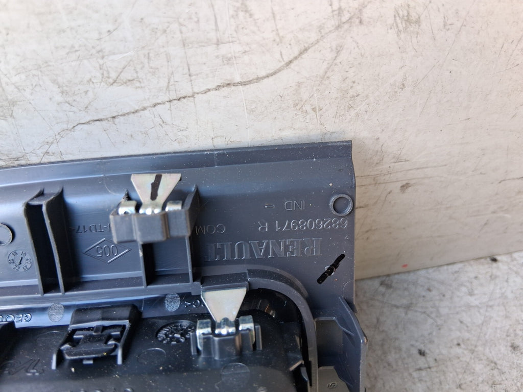 2023 RENAULT MASTER MK3 OSF DRIVER SIDE FRONT DASHBOARD AIR VENT 687518035R