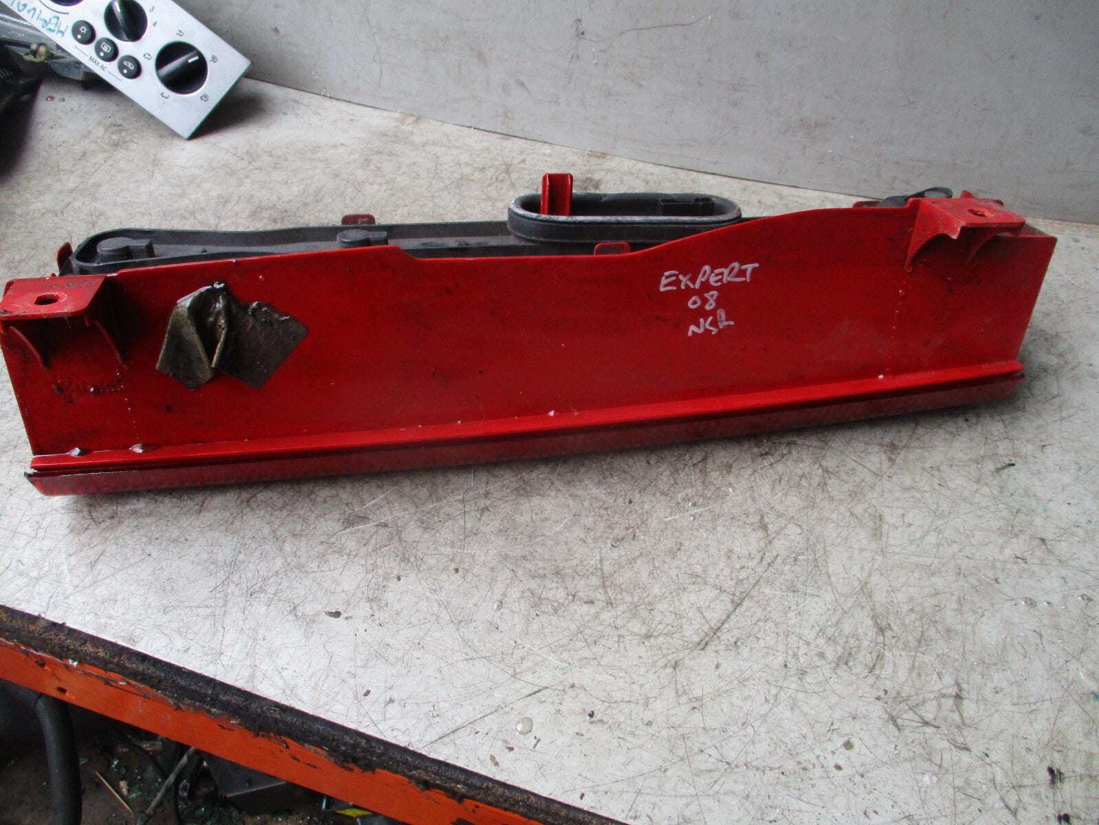 2007 PEUGEOT EXPERT MK2 OSR DRIVER SIDE REAR TAIL LIGHT