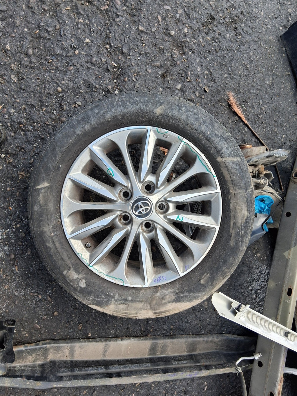 2017 TOYOTA VERSO 16 INCH ALLOY WHEEL WITH TYRE 205/60R16