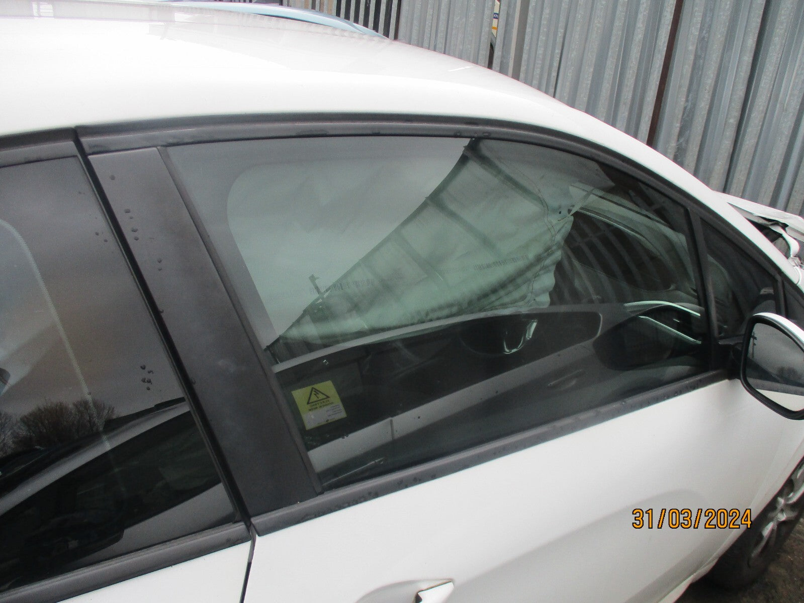 PEUGEOT 208 2016 3 DOOR OS DRIVER SIDE DOOR WINDOW GLASS ONLY
