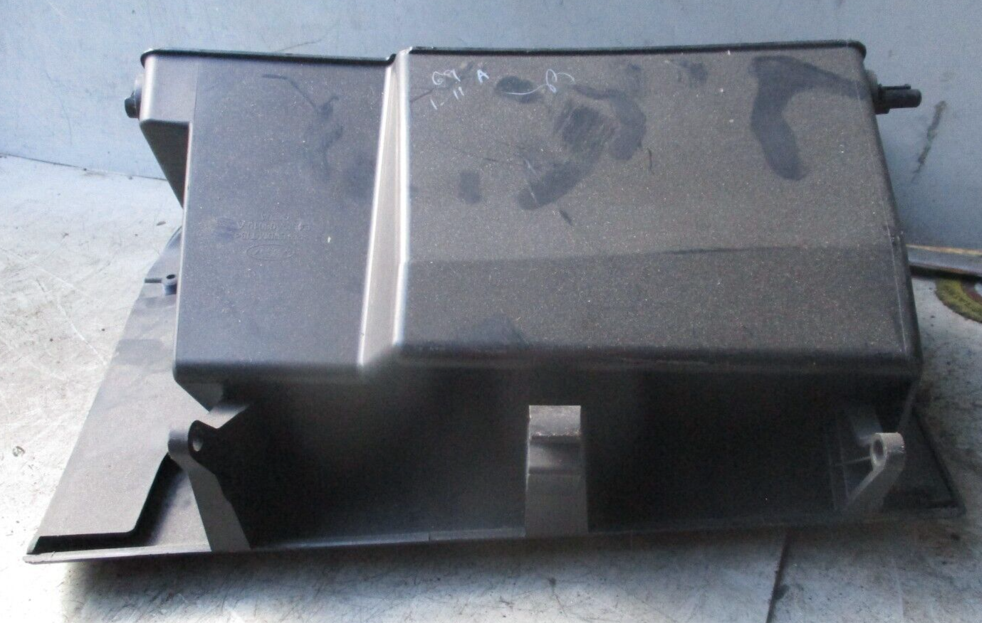 2017 FORD KA+ NSF PASSENGER FRONT GLOVE BOX STORAGE COMPARTMENT E4B5-A06010-A