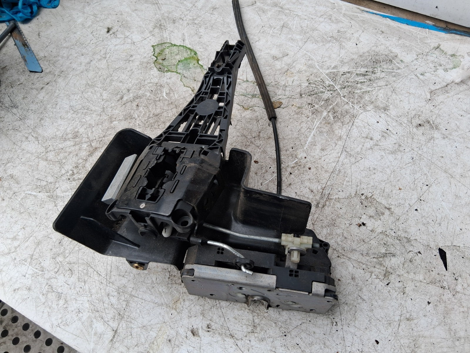 2016 VAUXHALL CORSA E OSF DRIVER SIDE FRONT DOOR LOCK MECHANISM 13431836
