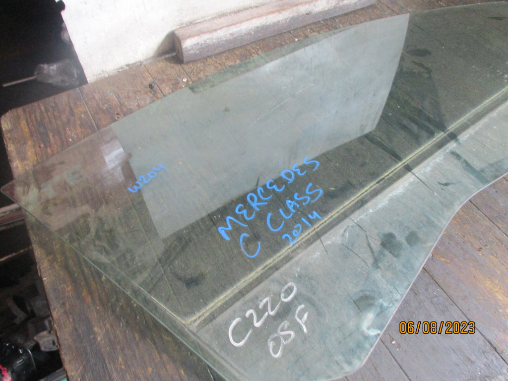 MERCEDES C CLASS 2014 W204 OSF DRIVER SIDE FRONT WINDOW GLASS