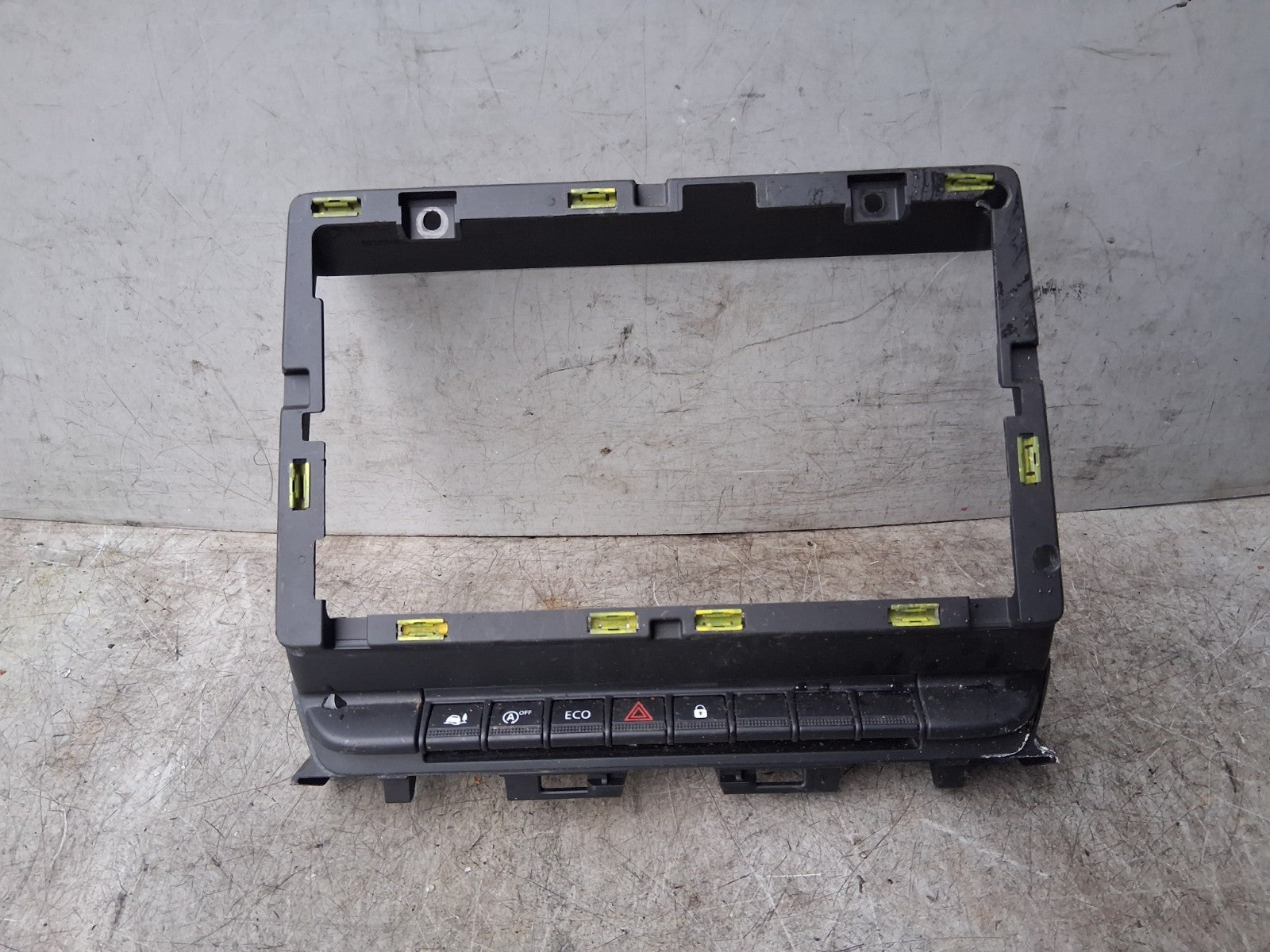 2020 RENAULT MASTER MK3 RADIO CD PLAYER HAZARD BUTTON TRIM COVER 283E81404R