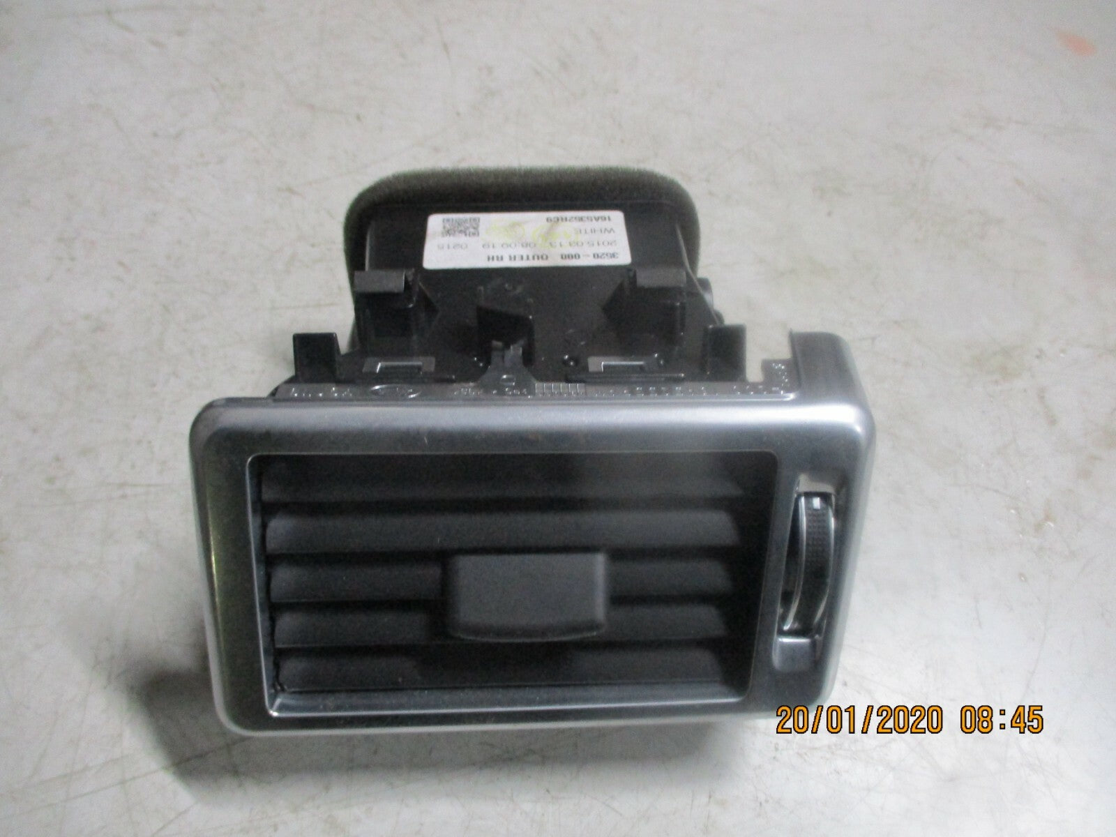 LAND ROVER DISCOVERY L550 2015 OS DRIVER SIDE AIR VENT TRIM SILVER 16A5352RC9