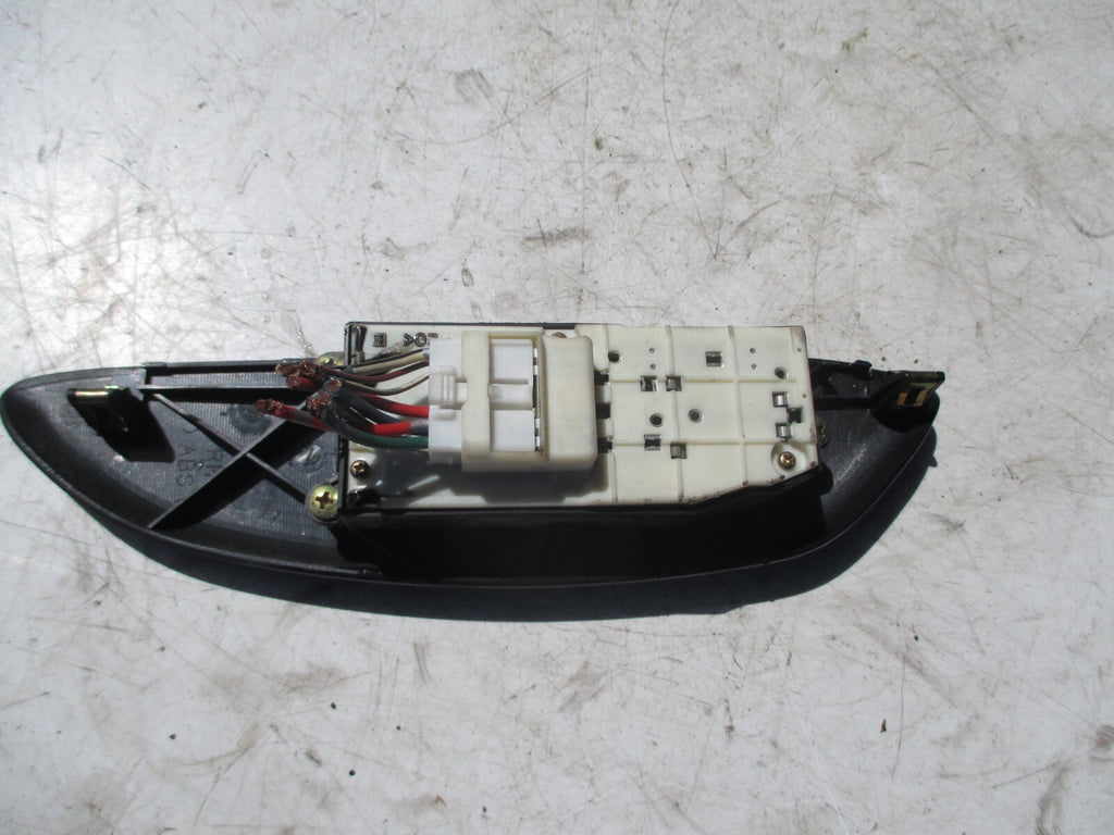 TOYOTA YARIS MK1 2004 OSF DRIVER SIDE FRONT WINDOW CONTROL AUTO SWITCH