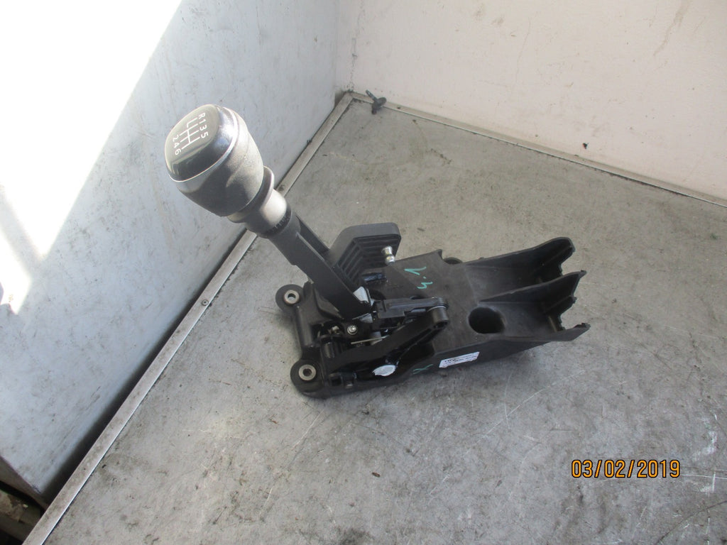 RENAULT KADJAR 2016 GEAR STICK & KNOB 6 SPEED 341042886R