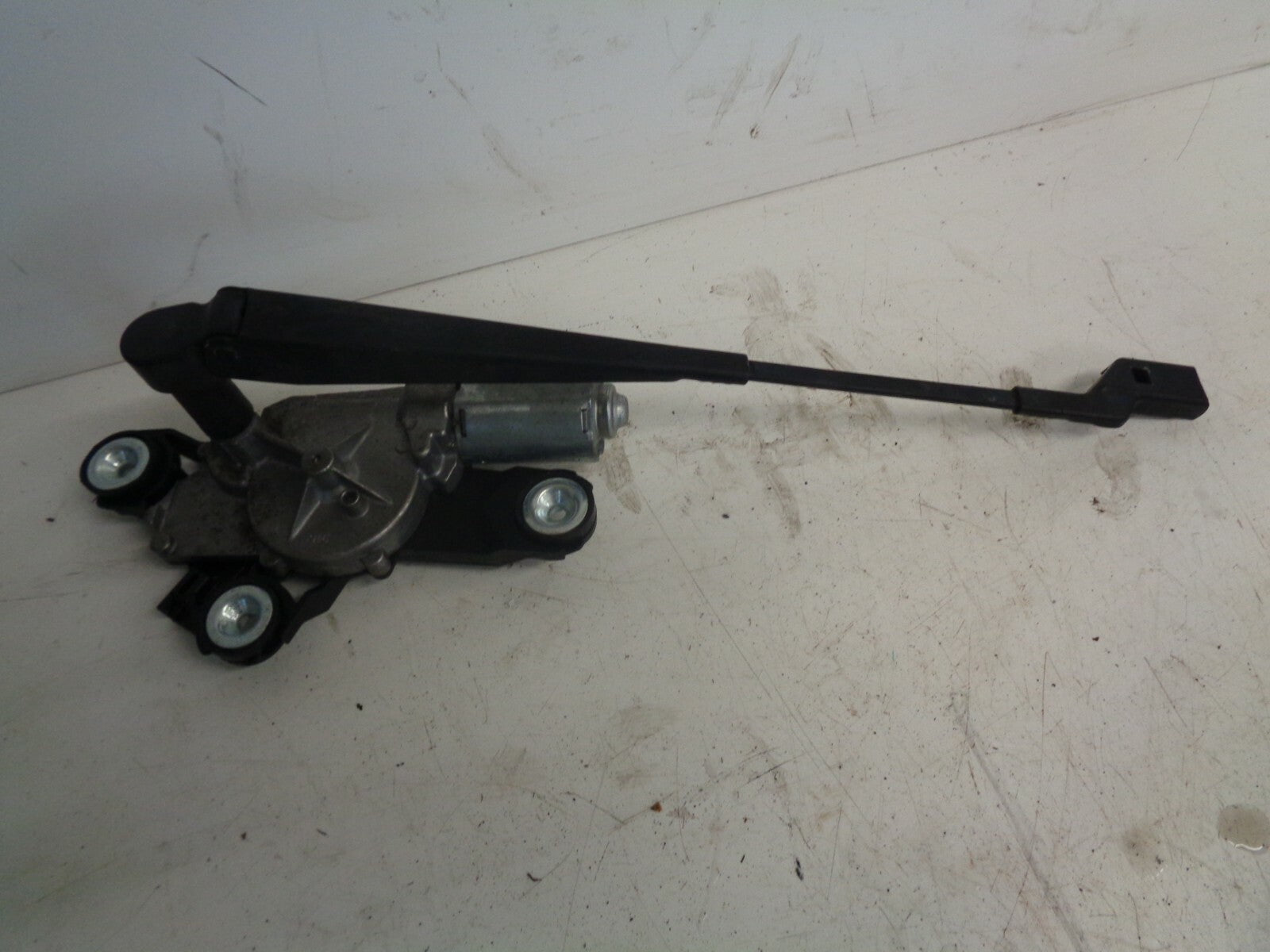 FORD MONDEO MK4 2013 REAR WINDSCREEN WOPER MOTOR WITH BLADE 7S71A17K441KA