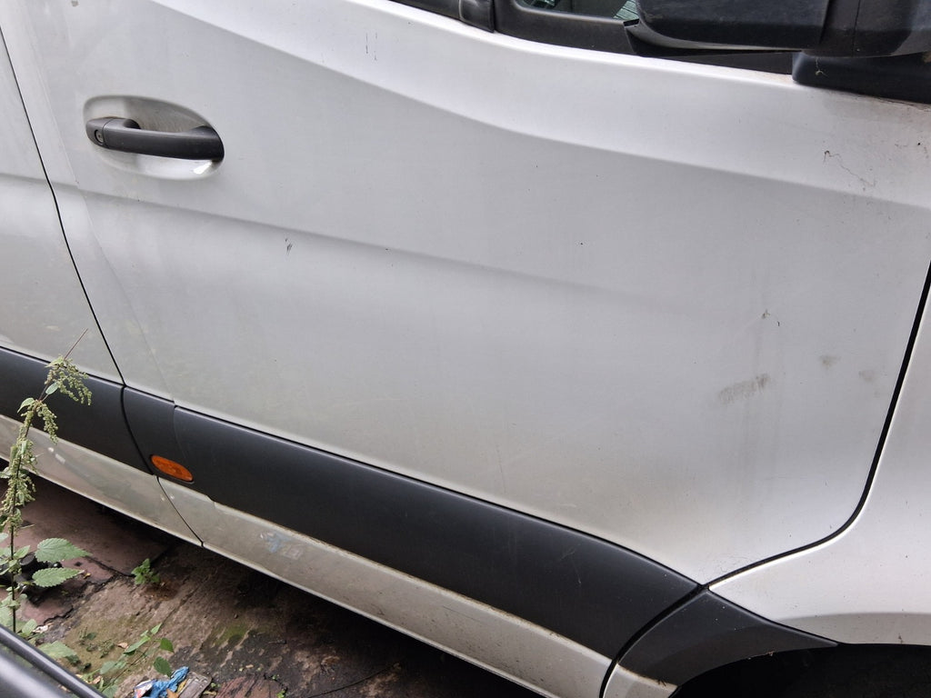2018 MERCEDES BENZ SPRINTER W907 OSF DRIVER SIDE FRONT RIGHT BARE DOOR WHITE