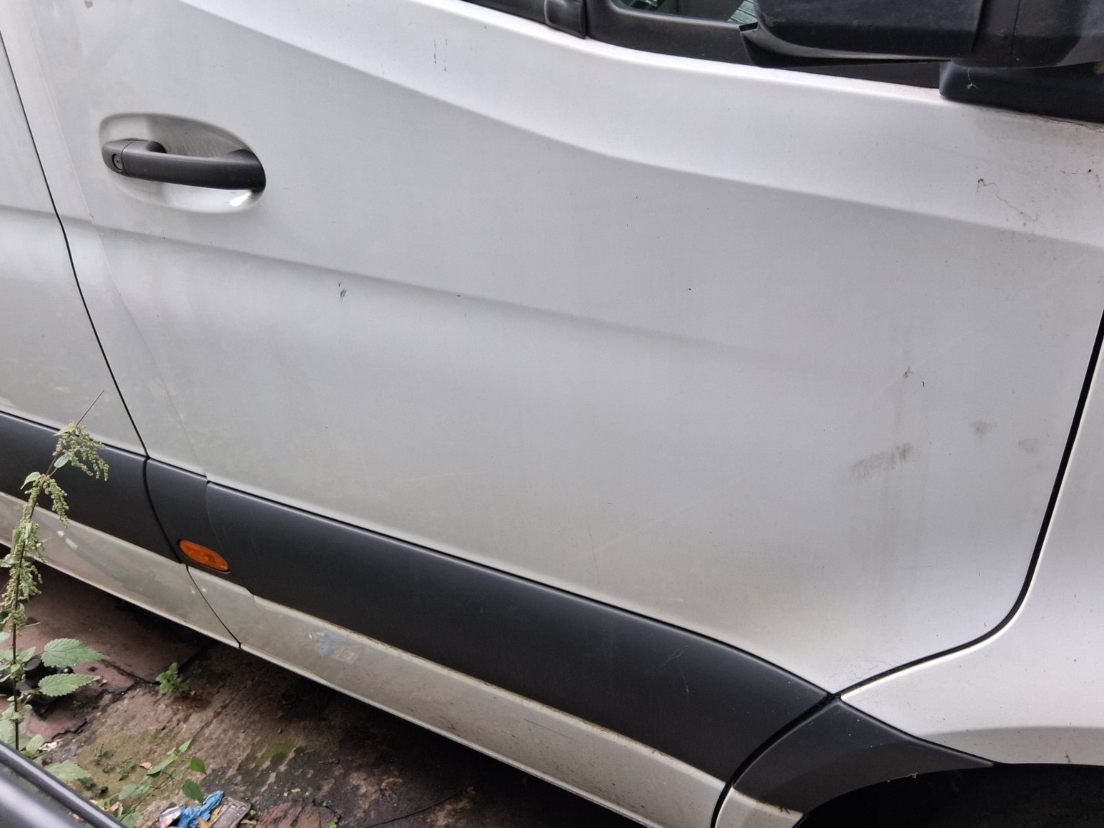 2018 MERCEDES BENZ SPRINTER W907 OSF DRIVER SIDE FRONT RIGHT BARE DOOR WHITE