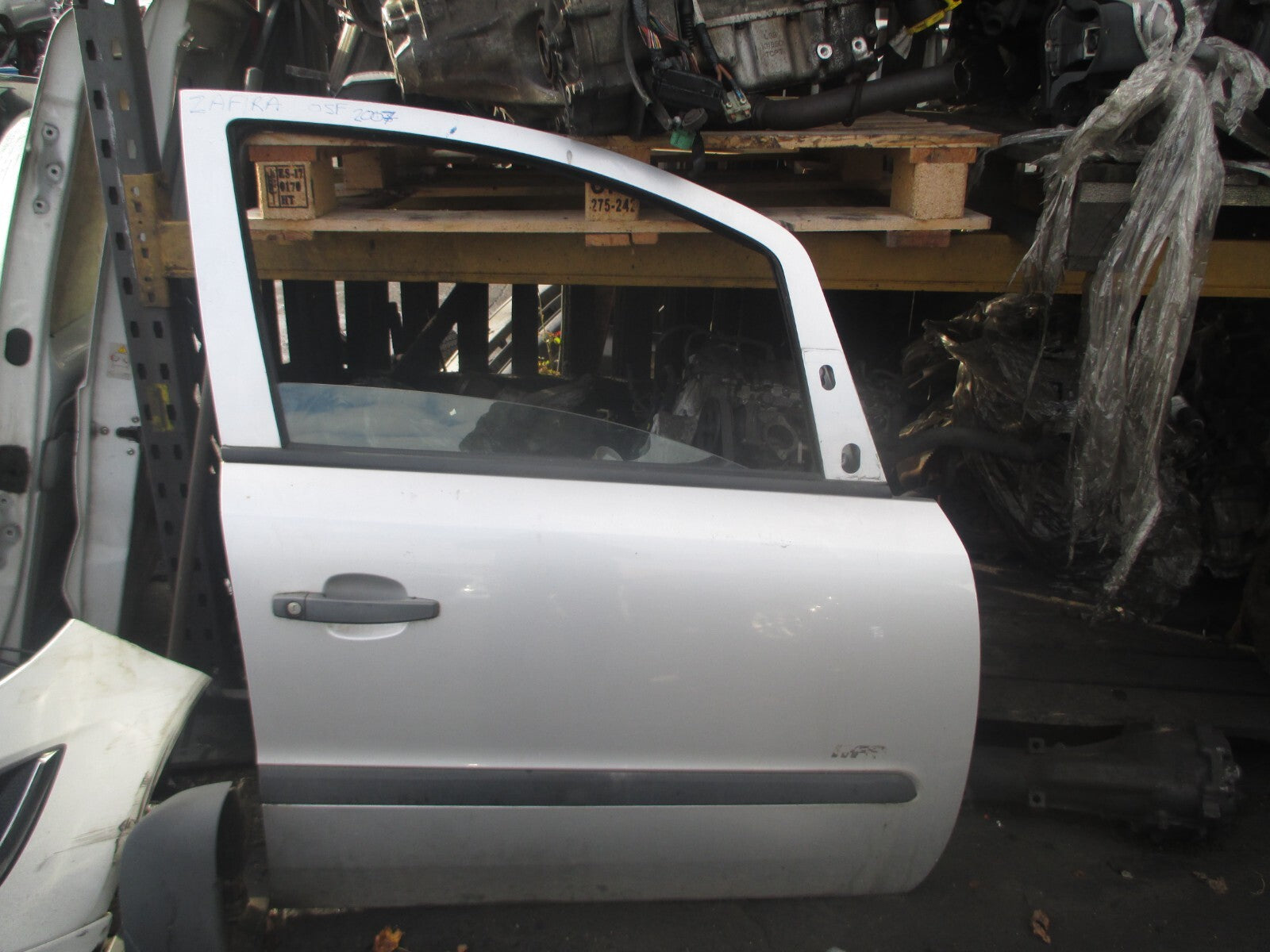 VAUXHALL ZAFIRA B 2007 OSF DRIVER SIDE FRONT DOOR SILVER
