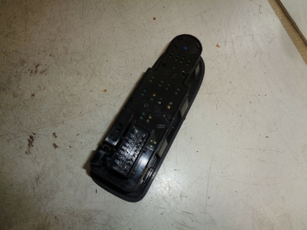 CITROEN C3 MK2 2010 FRONT DRIVER SIDE 2 WAY WINDOW SWITCH 96637529XT