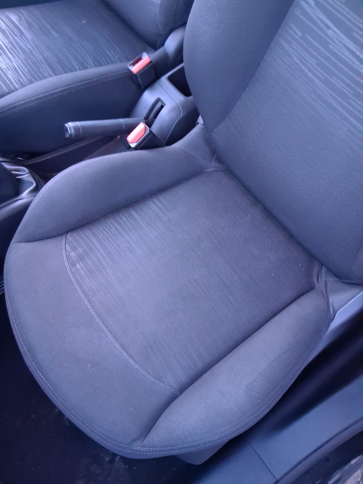 2014 PEUGEOT 208 NSF PASSENGER SIDE FRONT LEFT COMPLETE FABRIC SEAT