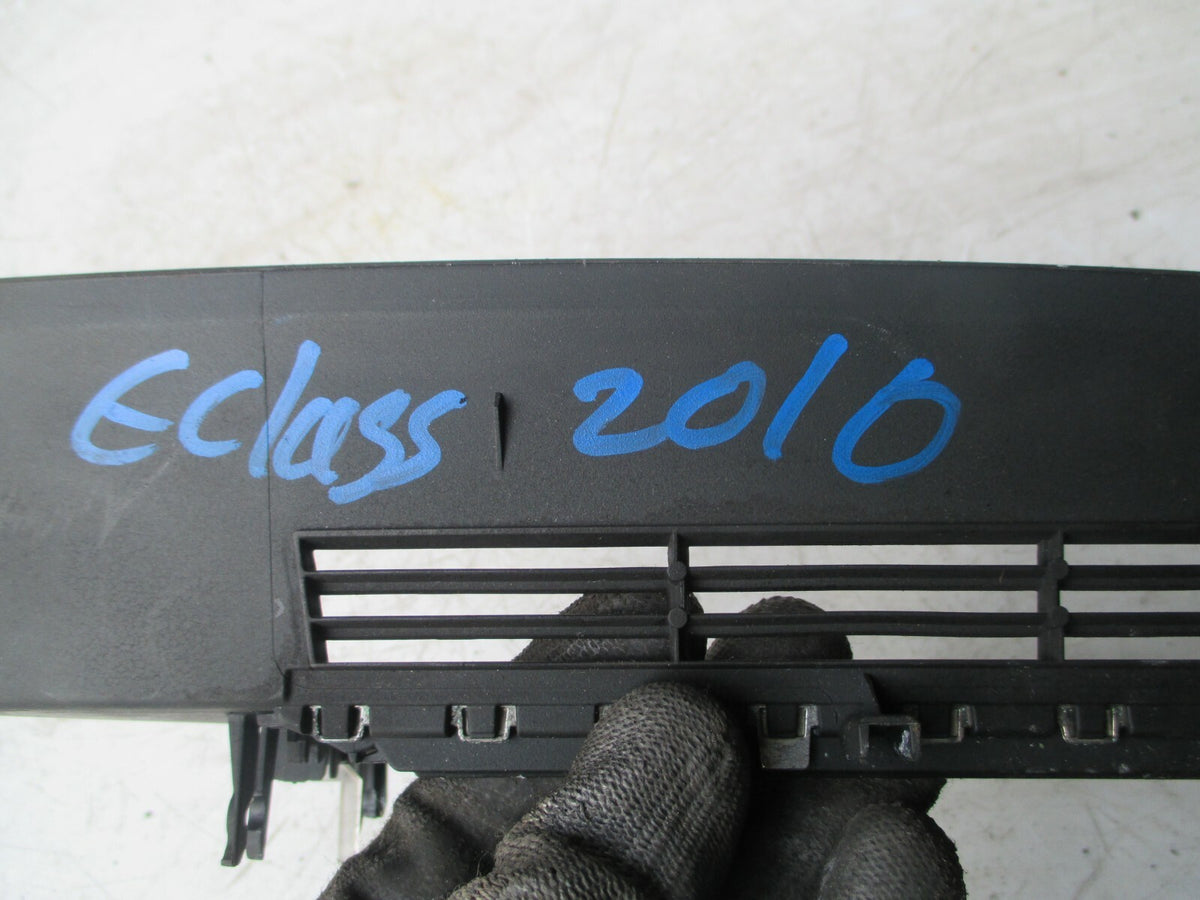 MERCEDES E CLASS W212 2010 DISPLAY COVER SURROUND TRIM A2126801336