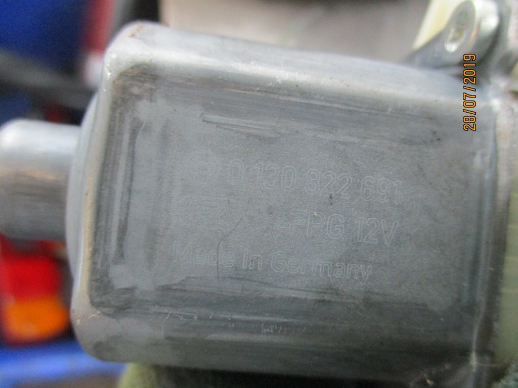 MERCEDES A CLASS W176 OSF DRIVER SIDE FRONT WINDOW MOTOR 0130822691