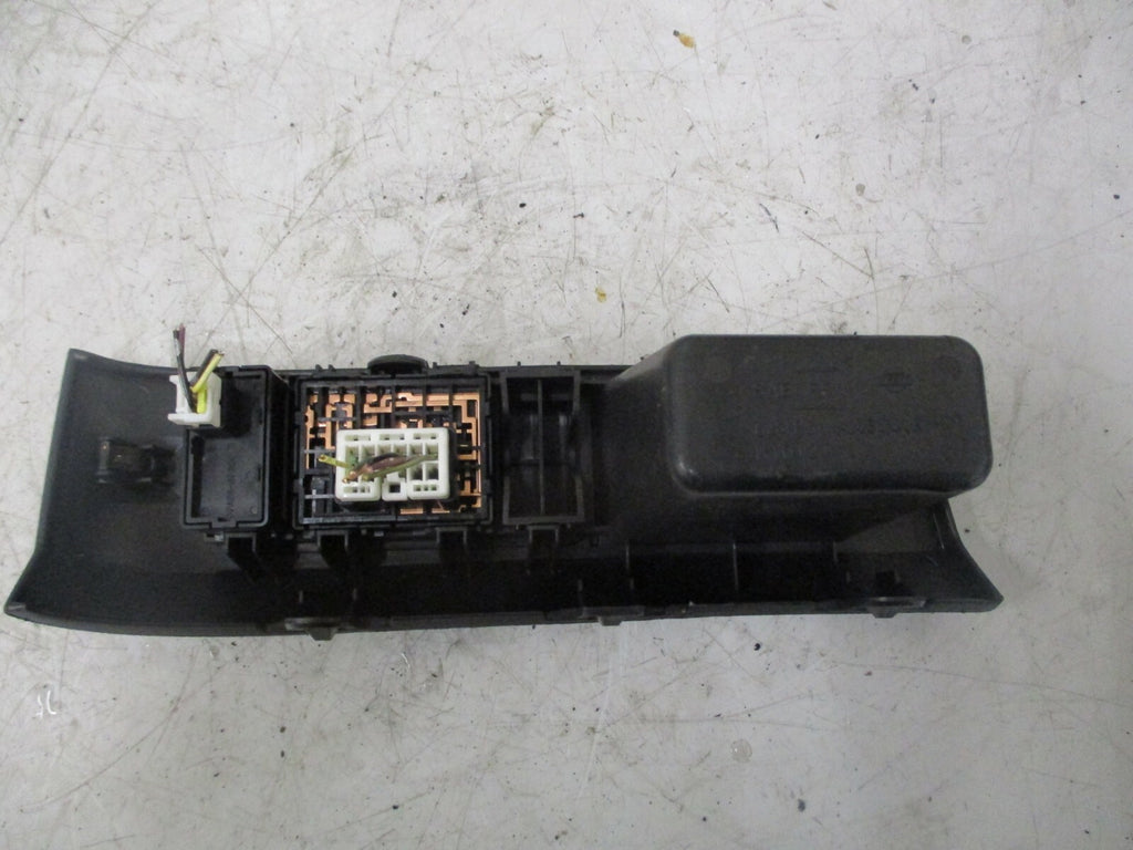 NISSAN MICRA K12 MK3 2005 HEADLIGHT LEVEL MIRROR ADJUST SWITCH TRIM 68485AX600