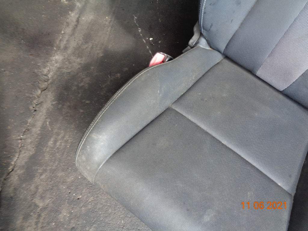 RENAULT MEGANE MK3 2014 NSF PASSENGER SIDE FRONT HALF LEATHER SEAT ASSEMBLY