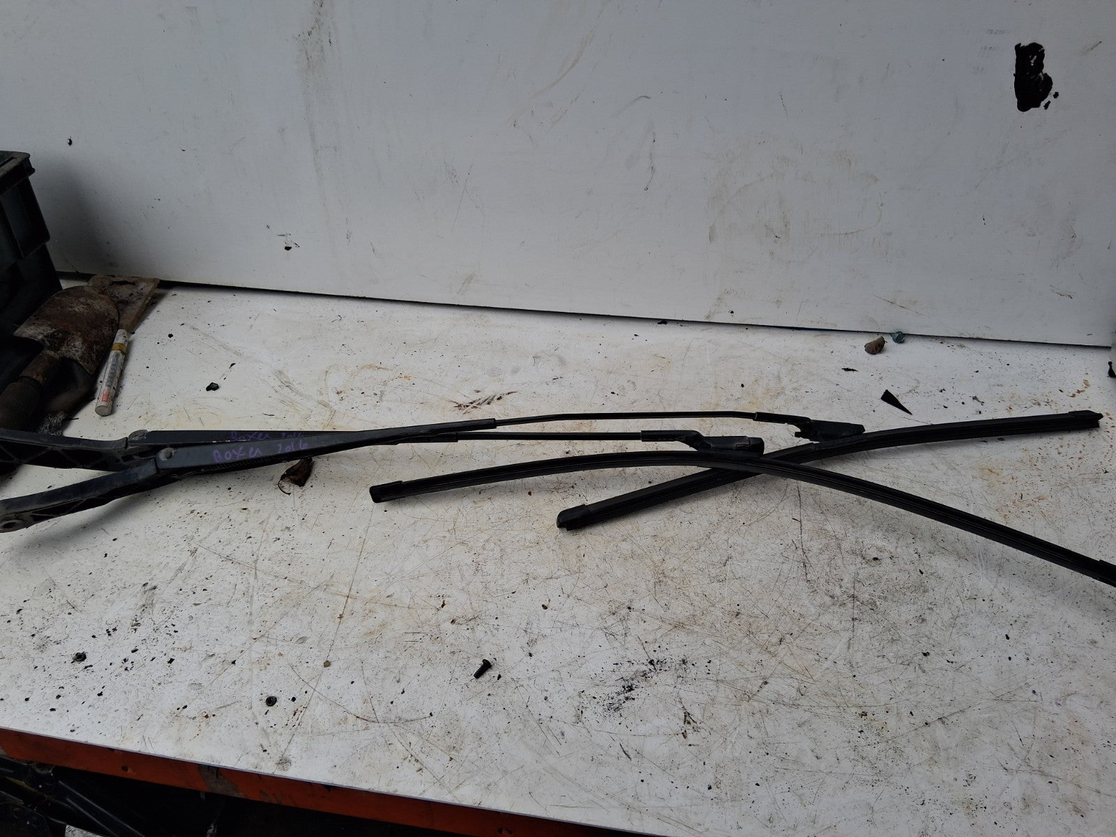 2016 PEUGEOT BOXER MK3 FRONT WINDSCREEN BOTH WIPER ARMS