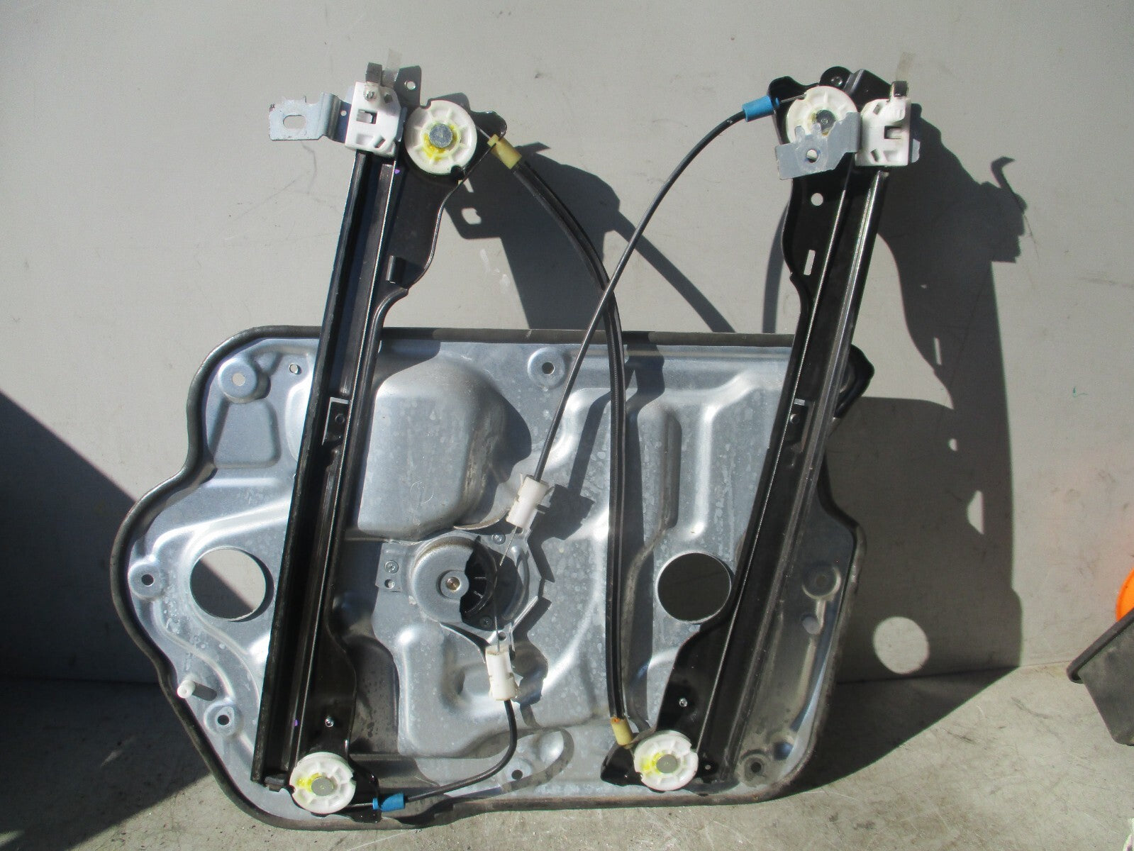 2012 NISSAN QASHQAI J10 NSF PASSENGER SIDE FRONT DOOR WINDOW REGULATOR AND MOTOR