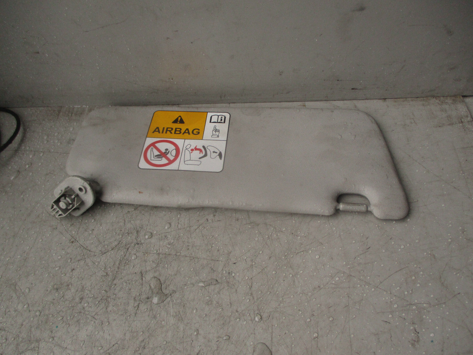 2018 SUZUKI IGNIS 1.2 PETROL NSF PASSENGER SIDE LEFT FRONT SUN VISOR