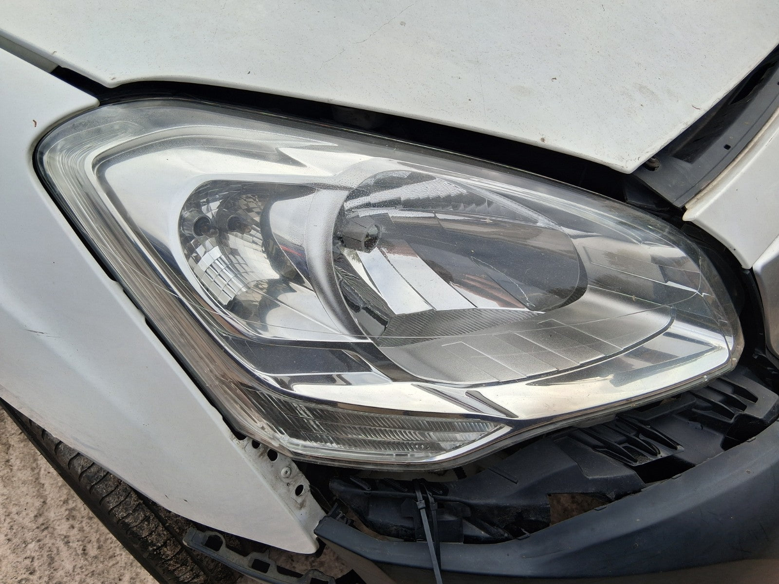 2017 PEUGEOT PARTNER MK2 OSF DRIVER SIDE FRONT RIGHT HEADLIGHT 9682828380
