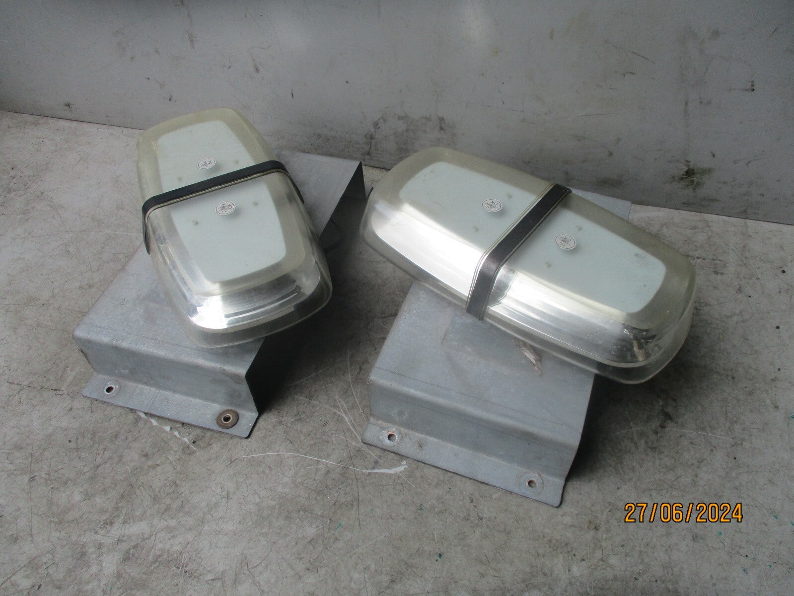 2021 MERCEDES BENZ SPRINTER W907 EXTERIOR ROOF BACON LIGHTS LED PAIR