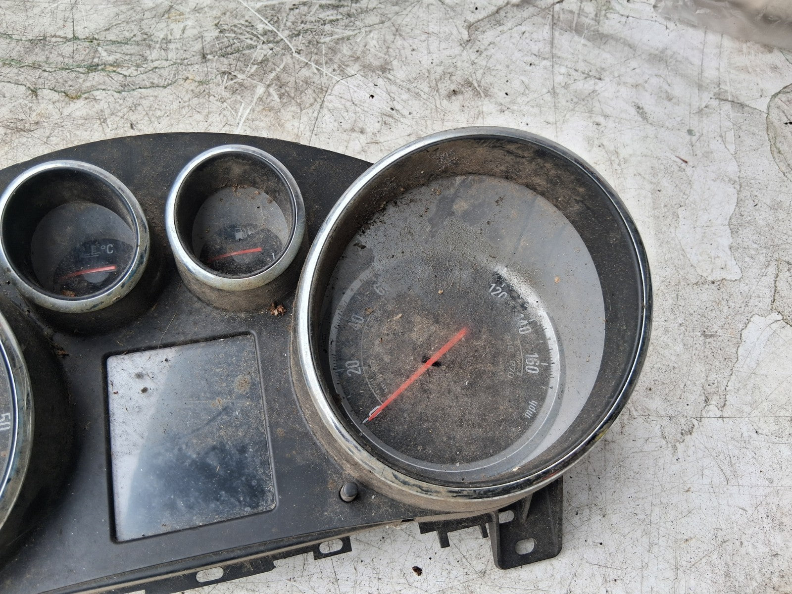 VAUXHALL ASTRA J 2013 1.6 DIESEL SPEEDO SPEEDOMETER INSTRUMENT CLUSTER 13460586