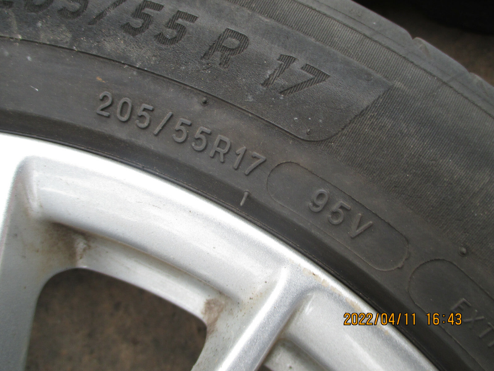 JAGUAR XE 2016 17 INCH SINGLE ALLOY WHEEL WITH TYRE 205/55R17 REF 1