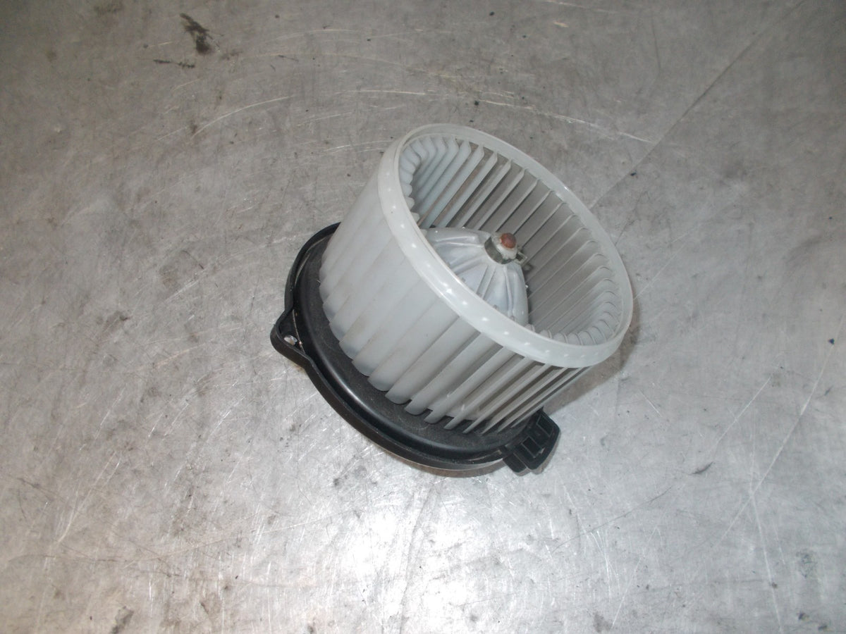 TOYOTA YARIS MK1 HEATER BLOWER MOTOR FAN 1940001060