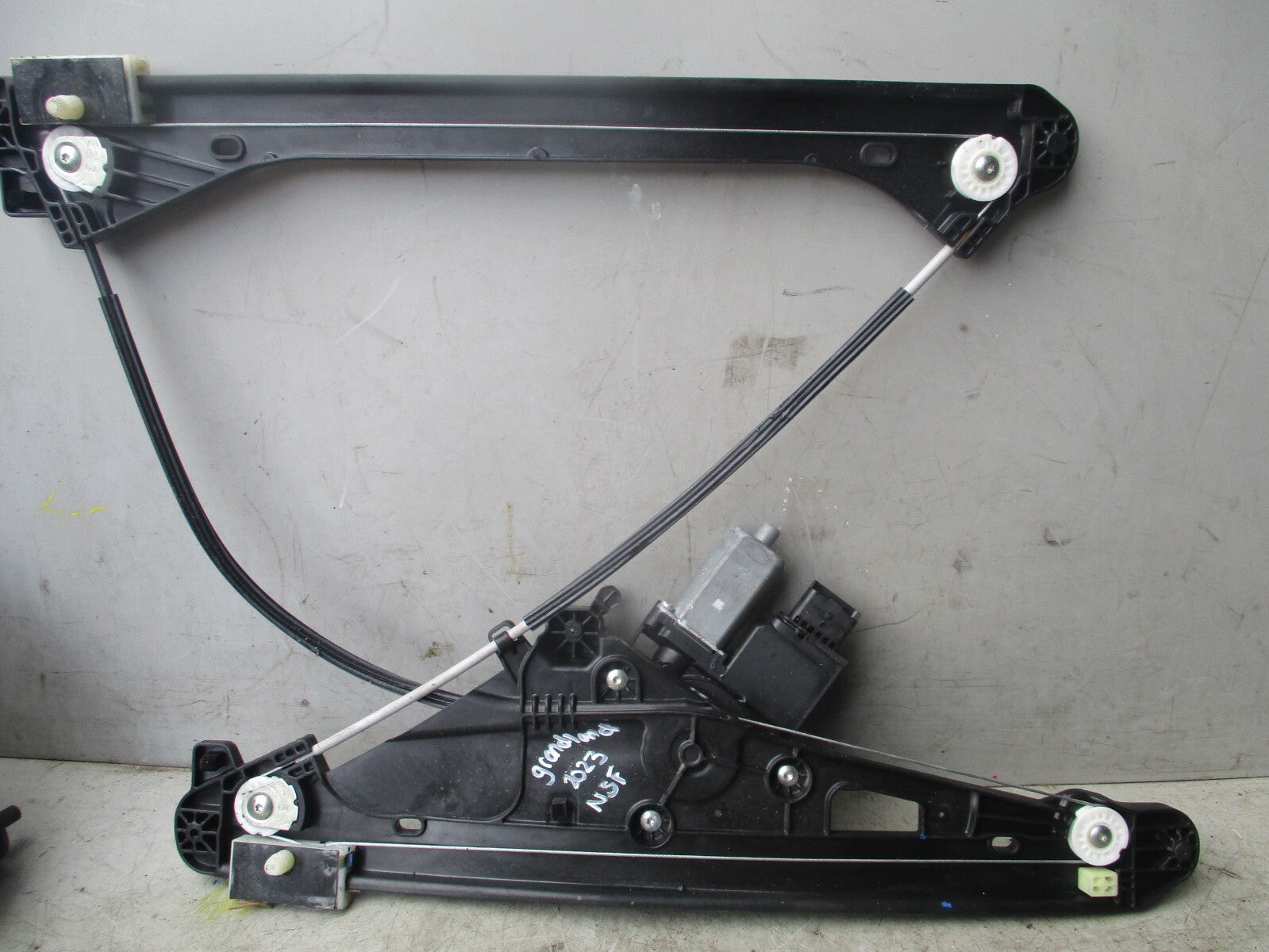 2023 VAUXHALL GRANDLAND NSF PASSENGER SIDE FRONT DOOR WINDOW REGULATOR 984018088