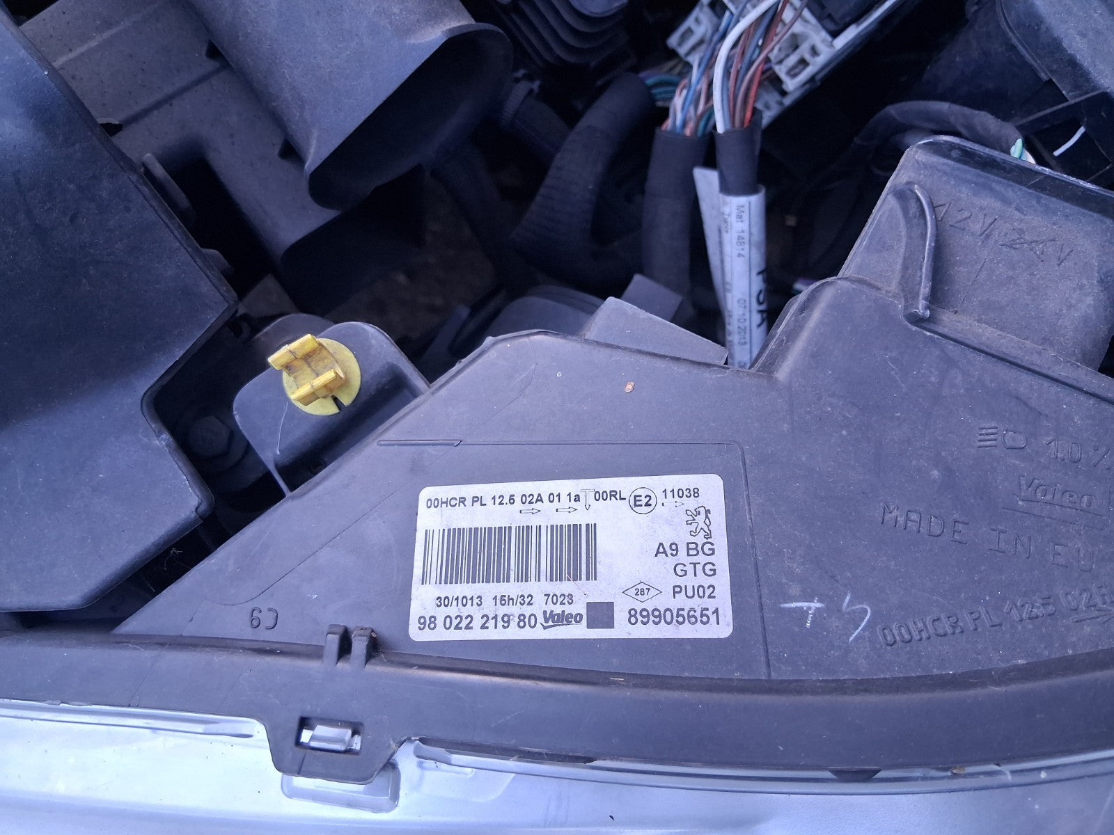 2014 PEUGEOT 208 NSF PASSENGER SIDE FRONT LEFT HEADLIGHT 9802221980