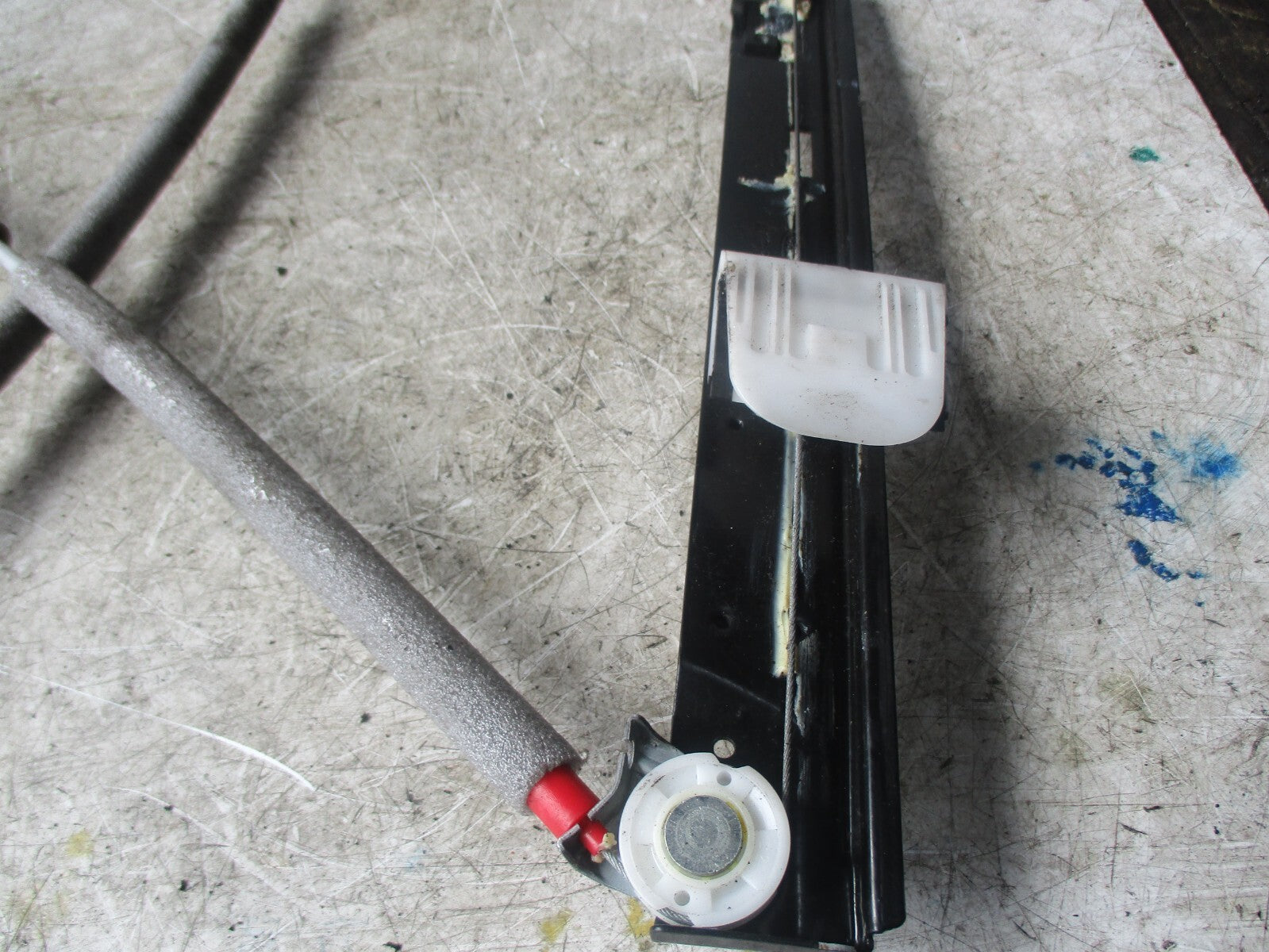 FORD B-MAX 2013 O/S DRIVER SIDE REAR WINDOW REGULATOR AV11R27000