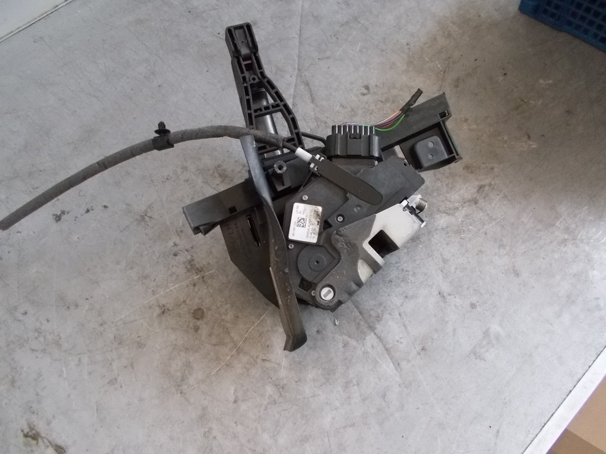 FORD FOCUS MK3 FACELIFT DRIVER SIDEREAR DOOR LOCK BM5AA26413BE