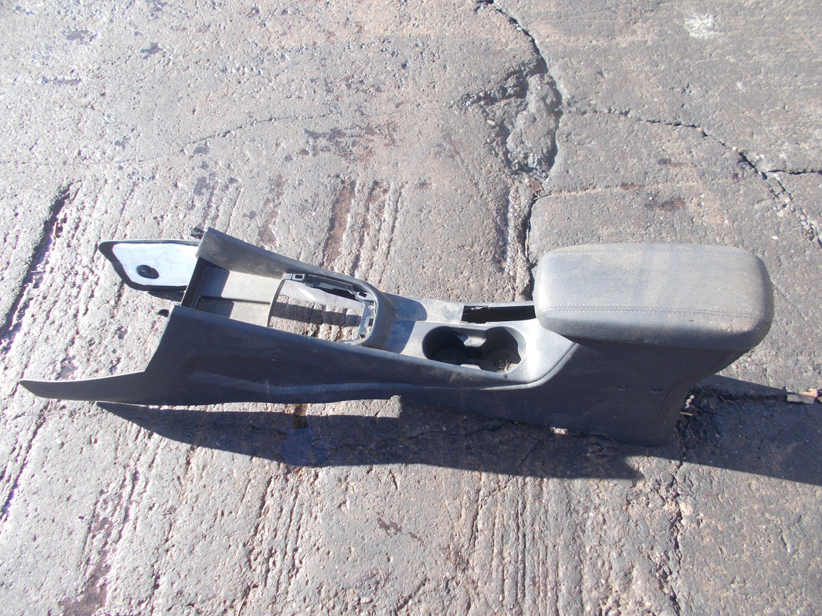KIA RIO UB 2015 MK3 CENTRE CONSOLE ARMREST & CUPHOLDERS 846701W900