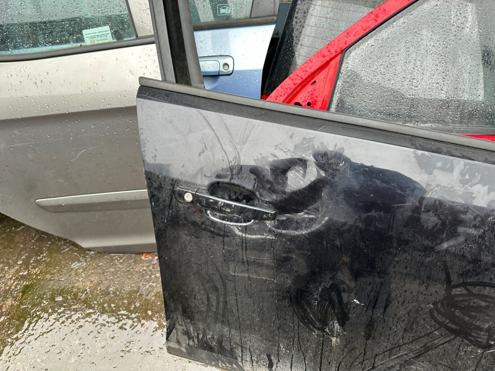 VAUXHALL MERIVA B 2011 OSF DRIVER SIDE FRONT DOOR BLACK DENTS