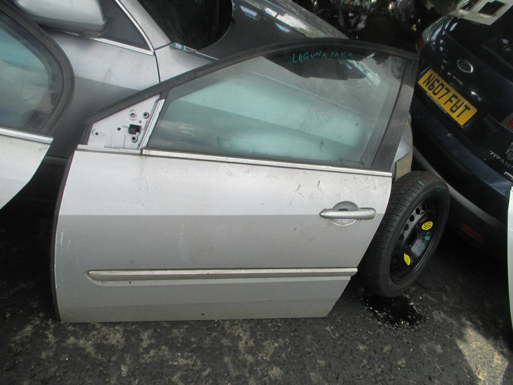 RENAULT LAGUNA MK3 2008 NSF PASSENGER SIDE FRPNT COMPLETE DOOR SILVER
