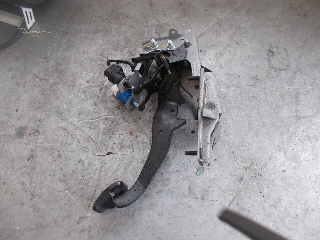 FORD TRANSIT COURIER 2014-2018 BRAKE PEDAL ASSEMBLY