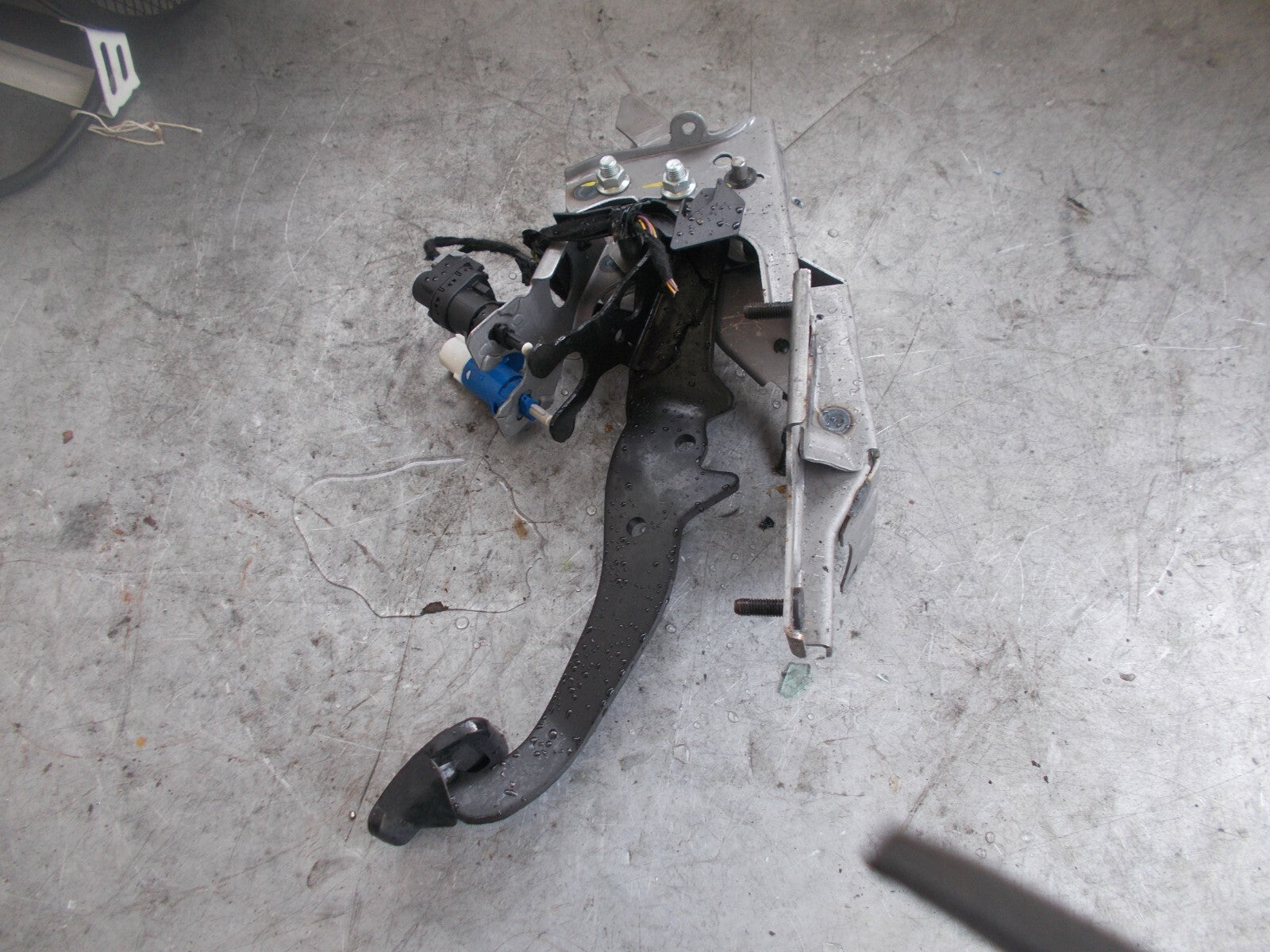 FORD TRANSIT COURIER 2014-2018 BRAKE PEDAL ASSEMBLY